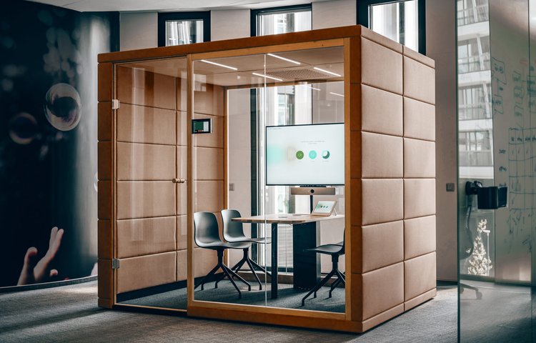 MICROOFFICE® – akustická miestnosť s plnohodnotným AV vybavením